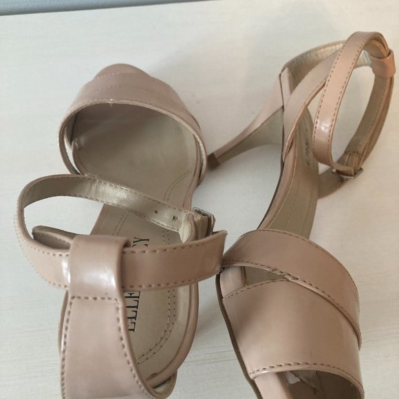 Ellen Tracy Beige Heel - EUC - Picture 8 of 8